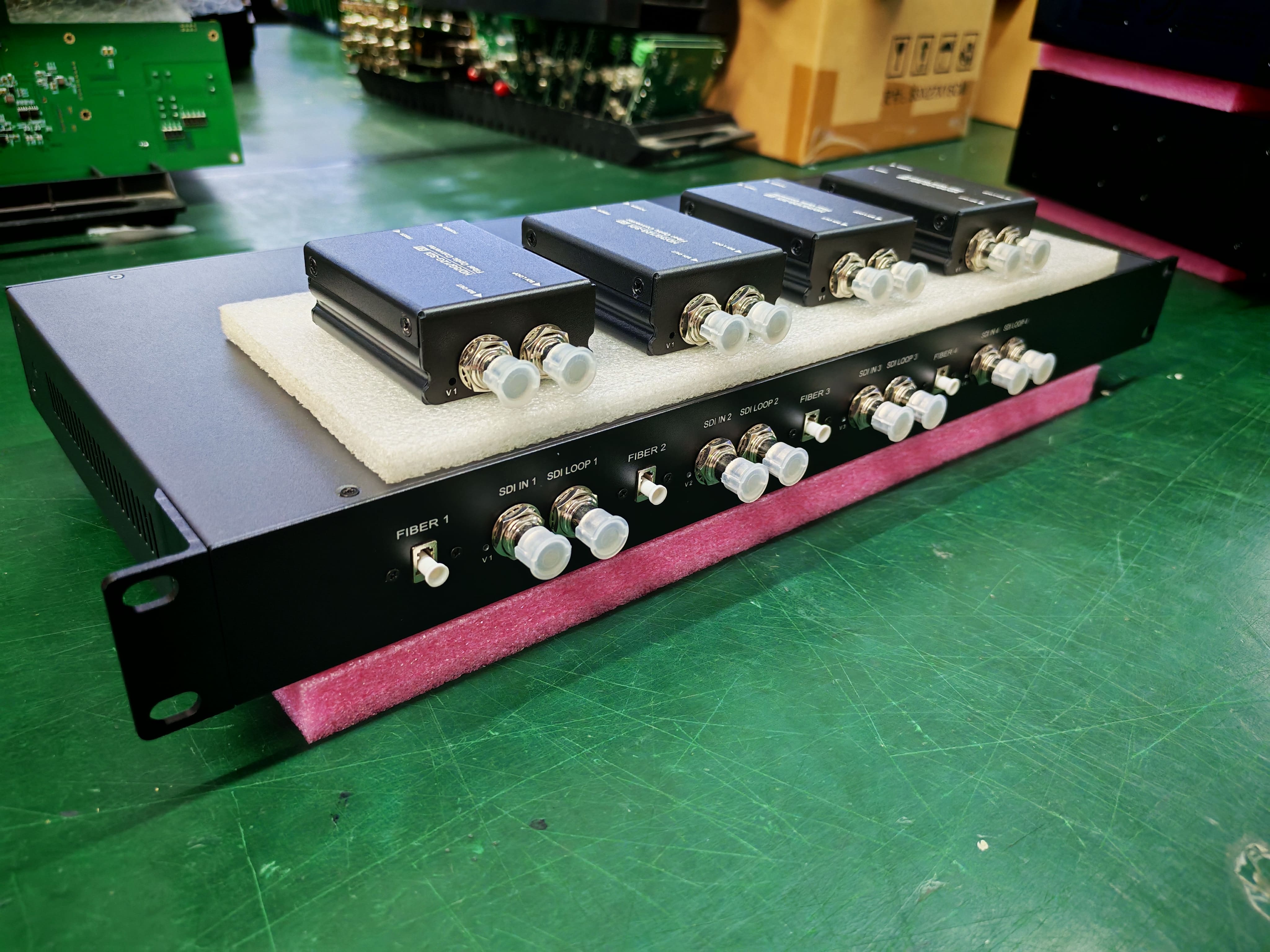 12G SDI Digital Broadcast Video Over Single Mode Fiber Optic 1TX 4RX