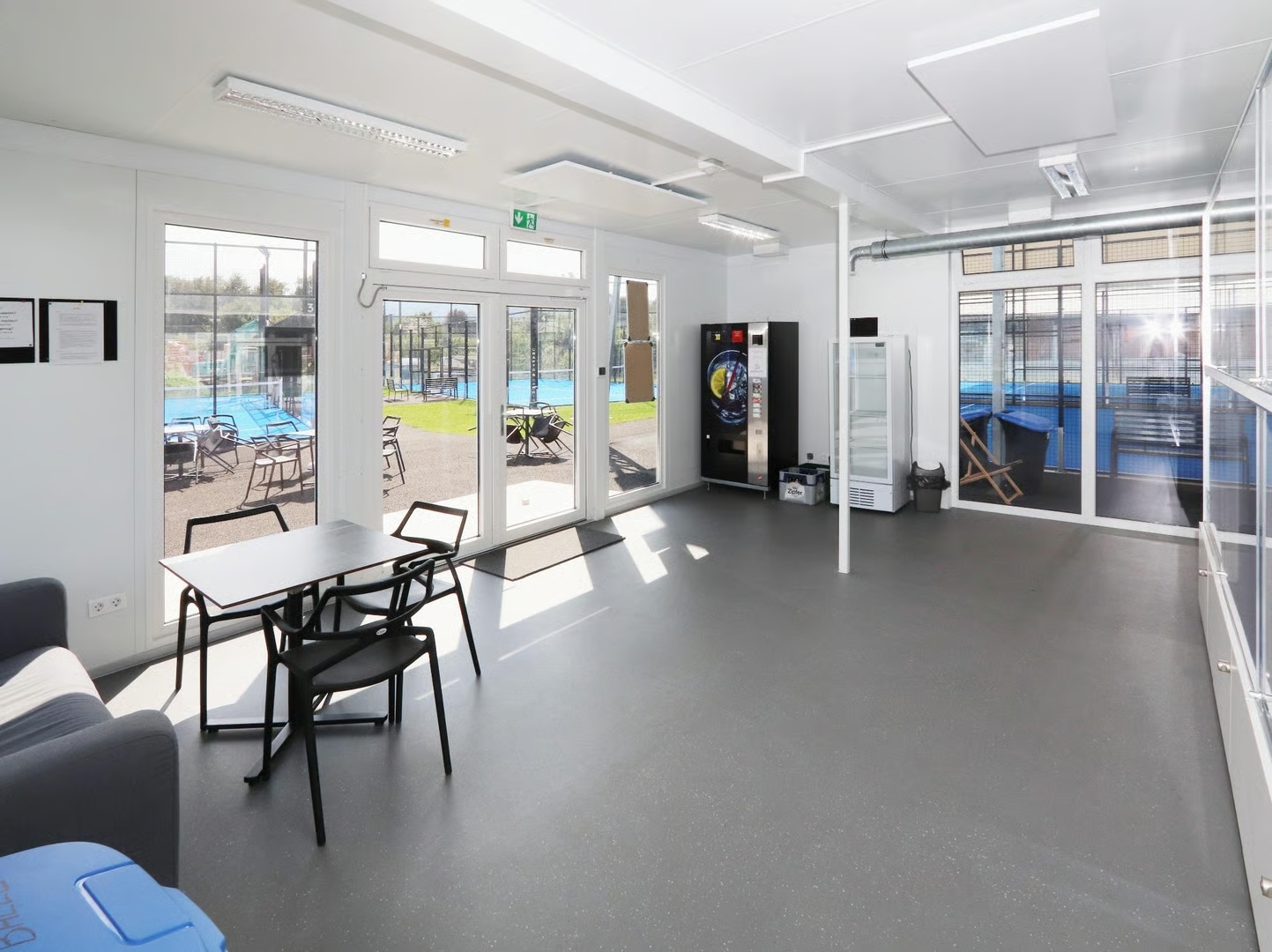 Prefabricated Container Office House with Modern Interior Design for Corporate and Industrial Business Applications