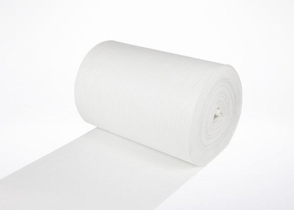 OEM 15/16/17GSM non-tissé adulte de tissu de la couche-culotte pp Spunbond a adapté blanc aux besoins du client