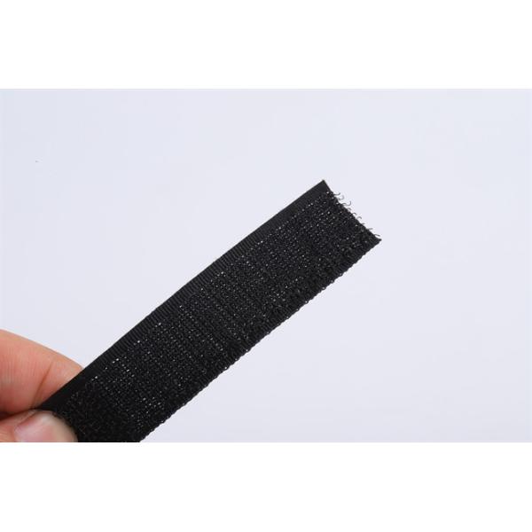 Ropa de costura fácil Kit de cojín de alfiler de emergencia Correa de muñeca ajustable Adaptable a todas las dimensiones de la muñeca Base redonda de plástico Portador de aguja