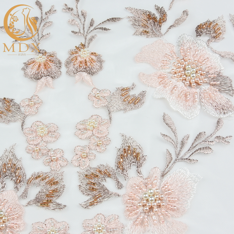 Розовая вышивка 3D отбортовала расстворимое в воде ткани шнурка Handmade для Bridal платьев