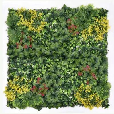 Low Maintenance Fake Green Wall Grass Long Lasting Performance PE Square Shape