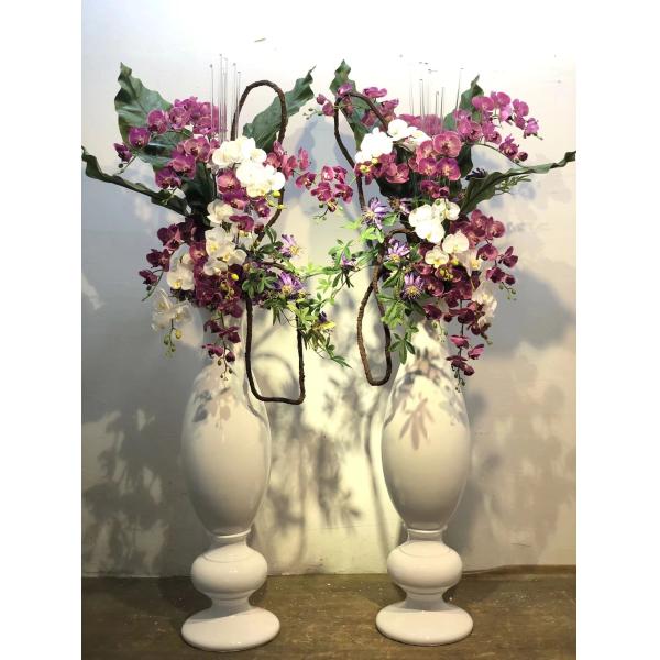 Upscale Hotel Lobby Floor Vase White Fiberglass Highly Decorative