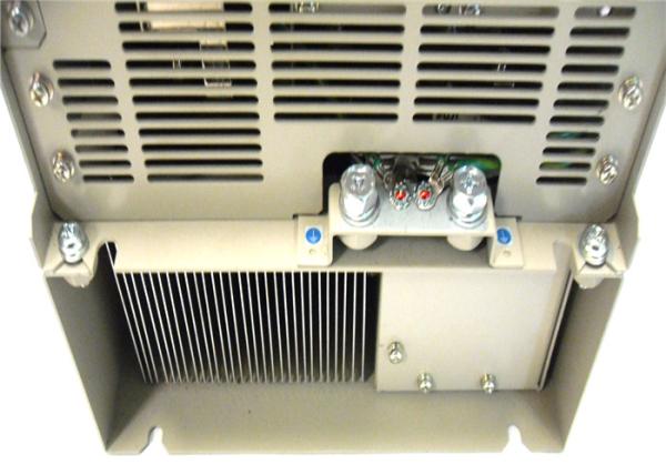 L'amplificateur servo industriel a produit 32,9 ampères de NOUVEAU 5.0KW LECTEUR SERVO SGDB-50AM