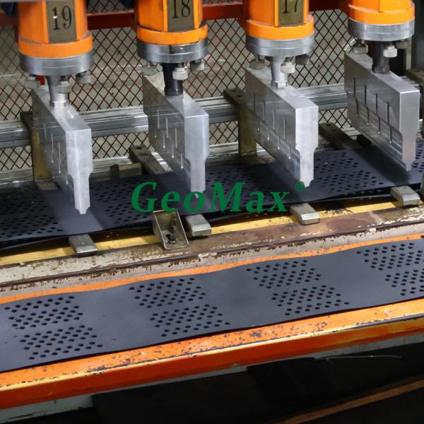 Green Black HDPE Geocell 200mm Height 445mm Welding Space For Airport Runways Railways Support Pier