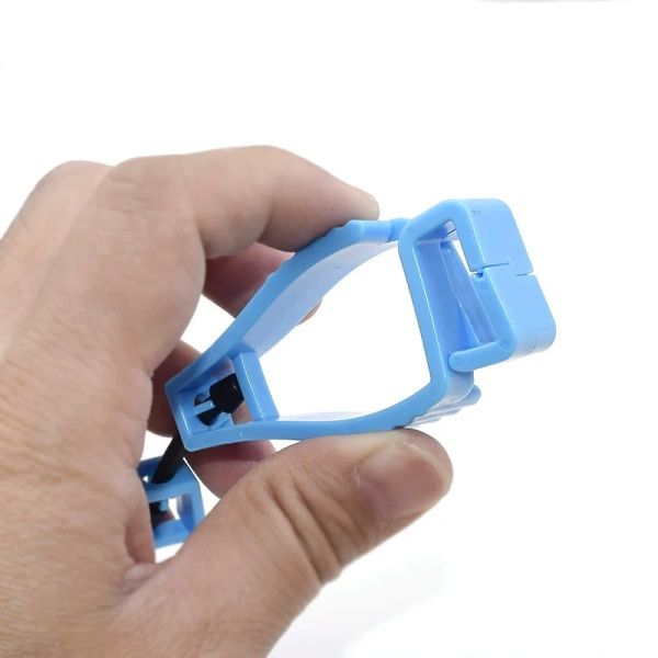 Custom Safety Hand Glove Clip Polyoxymethylene Interlock Plastic Glove Clips for Label Work