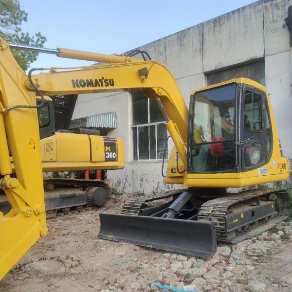 Excavadora hidráulica de pista Komatsu PC60 usada de 6 toneladas