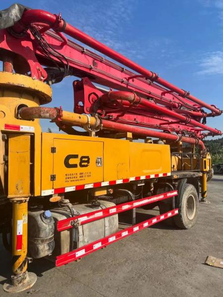 125 mm tuyau de livraison rouge camion de pompage de béton d'occasion avec des performances fiables