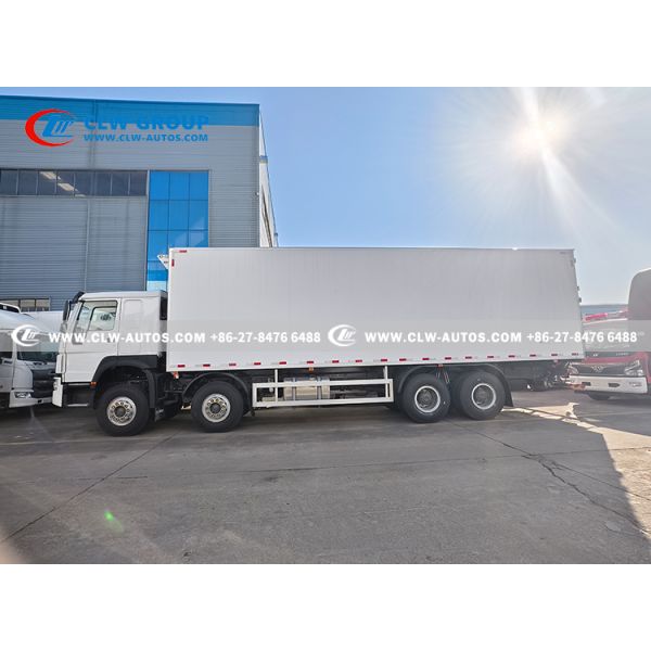 HOWO 8x4 Refrigerated Truck with 20-30 Ton Payload, 400HP Engine, and 58.8m³ Cargo Volume for Cold Chain Logistics