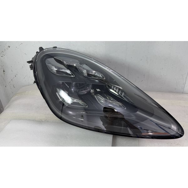 IP67 Cayenne Matrix Headlights 2019- 2023 Right Headlamp Genuine Part number: 9Y094 1078R