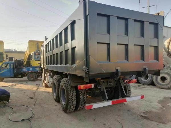 HOWO 6*4 Caminhão de lixo de segunda mão 10 pneus Cinza Cor Sinotruk 351-450hp 8500*2496*3450 mm