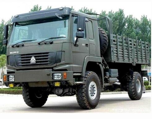 SINOTRUK HOWO 4x4 All Terrain Heavy Duty Cargo Truck / Off Road Military Truck