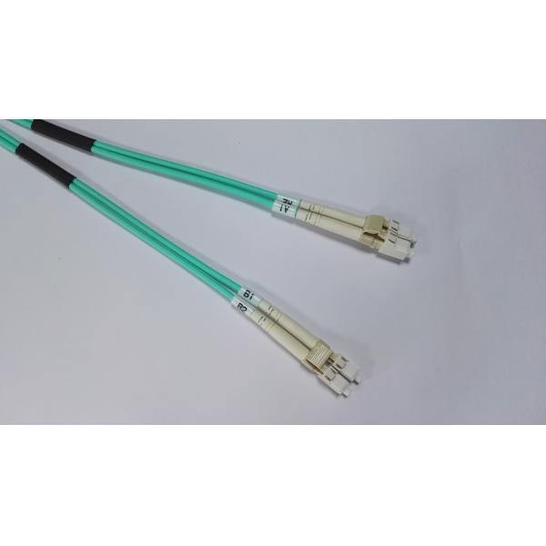 Chaqueta del cable del cordón de remiendo de la pérdida de alto retorno SM milímetro LC OM1 OFNR