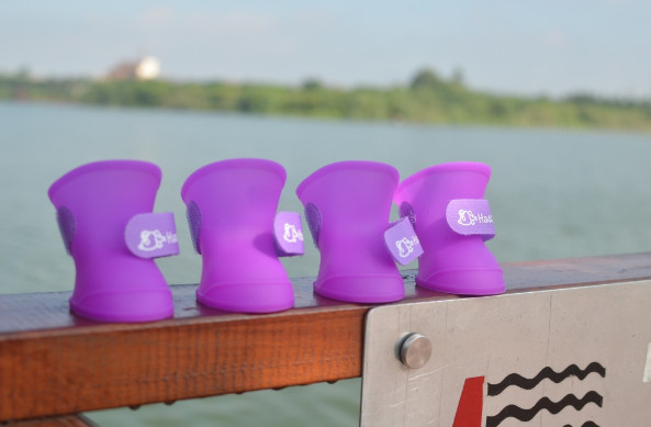 Pet supplies silicone rain boots, non-slip pet shoes, candy color fashion cute dog shoes,red,yellow,pink,black;