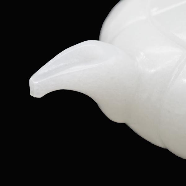 Polished White Jade Tea Top Carving Craft in Chinese Style for High Class Home Decor