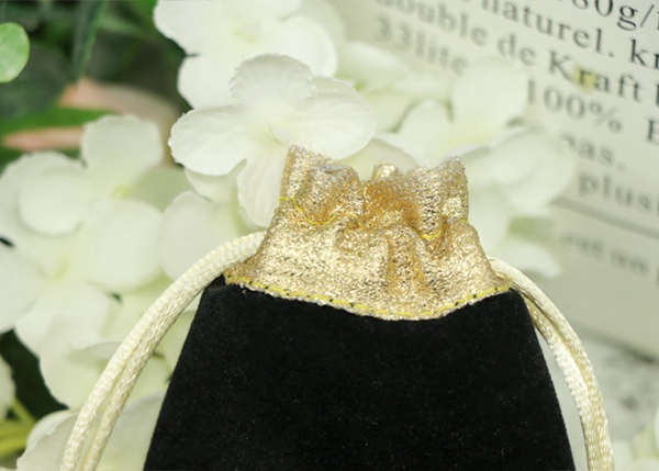 Перфурме разливает сумки по бутылкам подарка Дравстринг, черный мешок бархата с дизайном ткани золота