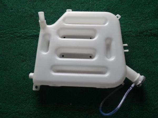 Faw J6 Truck Radiator Water Tank , Cost Effective Expansion Water Tank