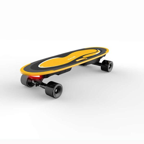 100w 15KM/H Bluetooth Portable Electric Skateboard With PU 70MM Wheel Brushless Motor