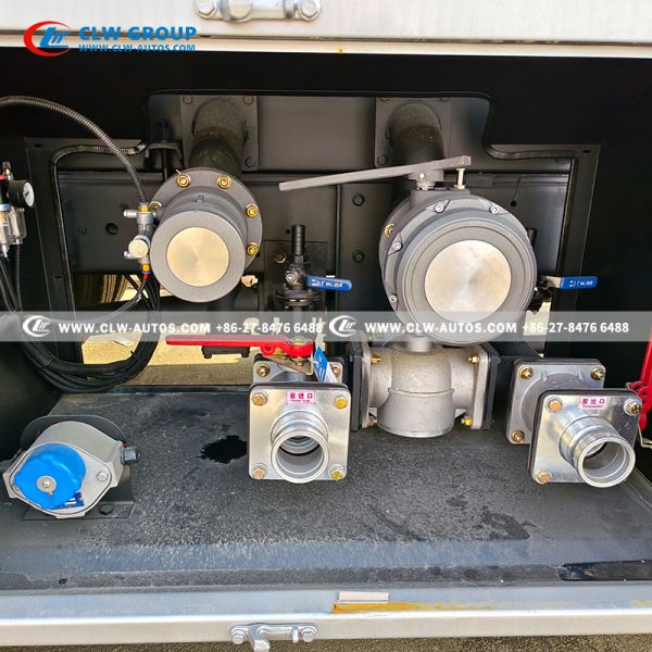 HOWO 10,000L Mobile Refueling Truck Aluminum Alloy Fuel Tanker Truck With Flow Meter