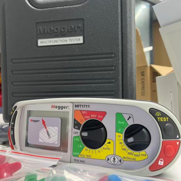 Large Bright LCD Display MFT1700 Series Multifunction Megger Tester MFT1711, MFT1721 with Two and Three Wire Non Trip Loop