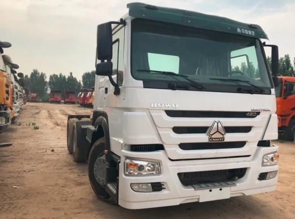 Sinotruk Used and Tractor Truck Tow Trailer 6*4 with Manual Transmission Type