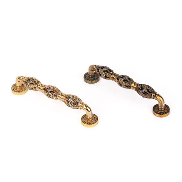 El tirón floral del hardware del vintage maneja el oro a cielo abierto del modelo 24K plateado