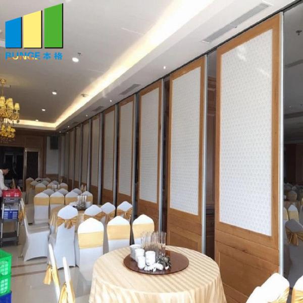 Parede de separação decorativa de vidro móvel acústica da dobradura destacável de alumínio do quadro para multi - sala da função