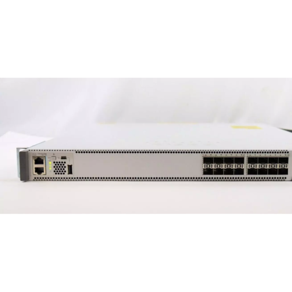 Cisco Catalyst 9500 Series 48-port 25G High Performance Switch with 6.4 Tbps Capacity and NW Adv. License