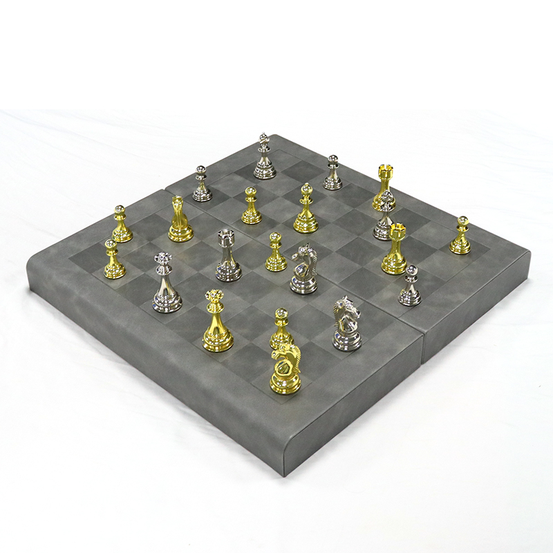 Durable Zinc Alloy Foldable Chess Set with Customizable Logo - Metal Chessboard for Family-Friendly Game