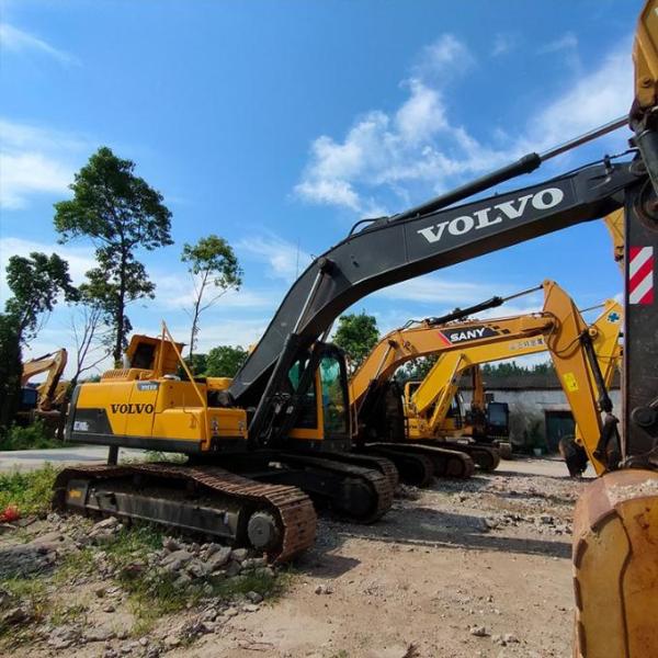 Эксплуатационный экскаватор Эксплуатационный экскаватор Volvo EC240 Неплохой Эксплуатационный экскаватор Volvo EC240