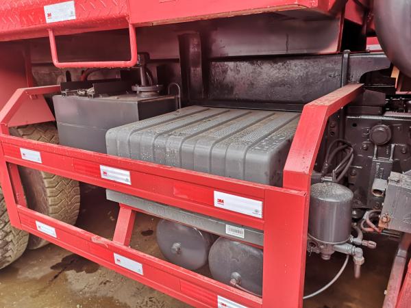 HOWO 375 Euro 3 Used Dump Trucks 9000 * 2500 * 3500 Mm Easy Operation