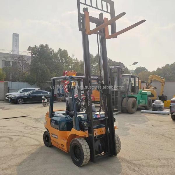 Toyota FD50 Truck Forklift with 45 kw Power and 4500 KG Weight in Large Stock Ready