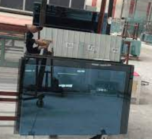 Tamaño / espesor personalizado Vidrio tintado para ventanas / puertas de edificios modernos