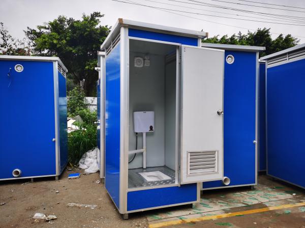 Instalação fácil Banheiro portátil de aço Aluguer Cabine móvel para áreas rurais