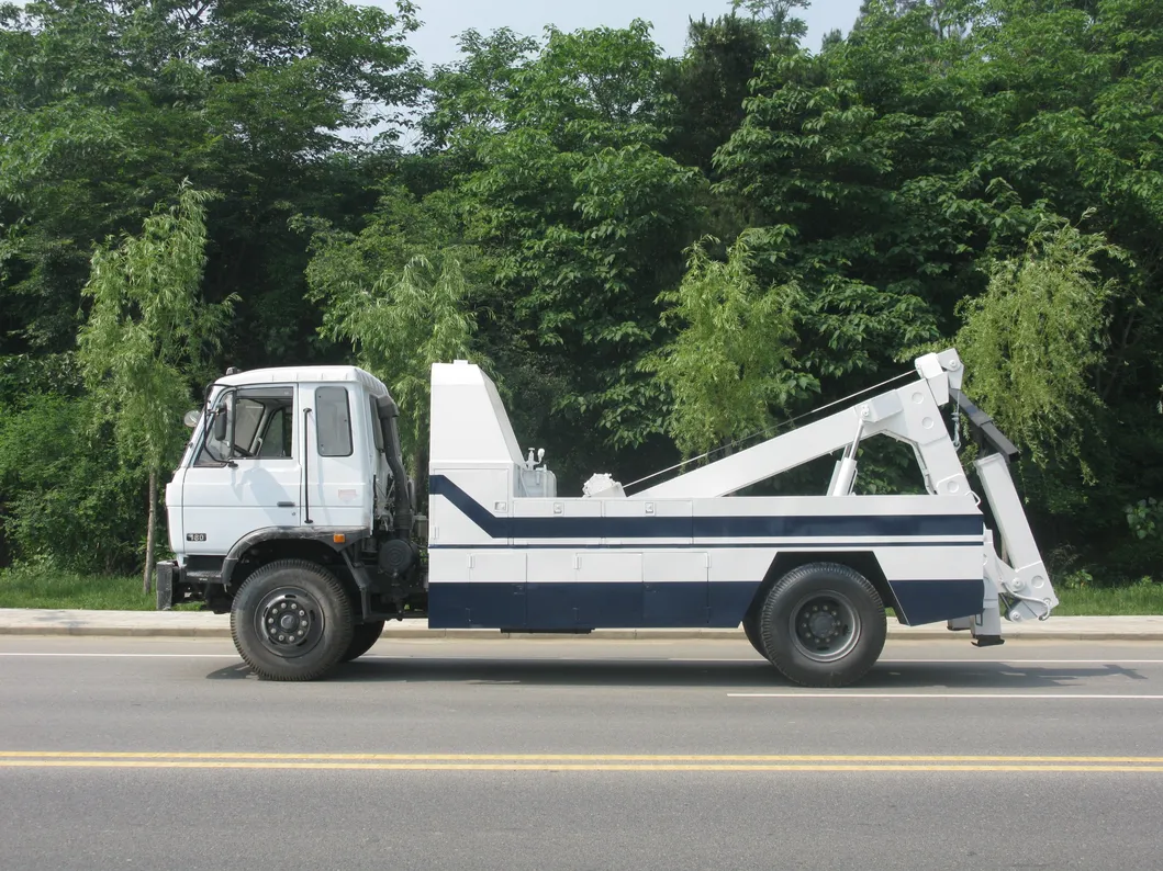 Dongfeng 4*2 Road Recovery Towing Vehicle 10tons 13tons Emergency Rescue Truck