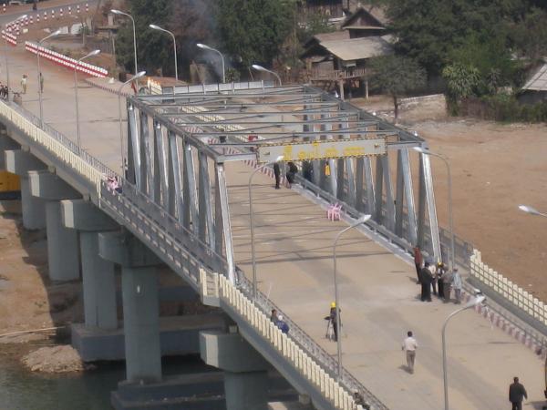 Cable Stayed Modular Steel Pedestrian Bridge Heavy Loading For Delta