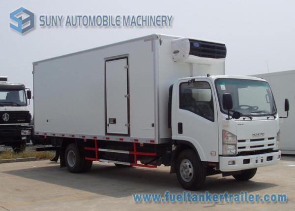 ISUZU 4 X 2 Refrigerator Van Truck  8000KG White 6 Wheelers Refrigerator Van Truck