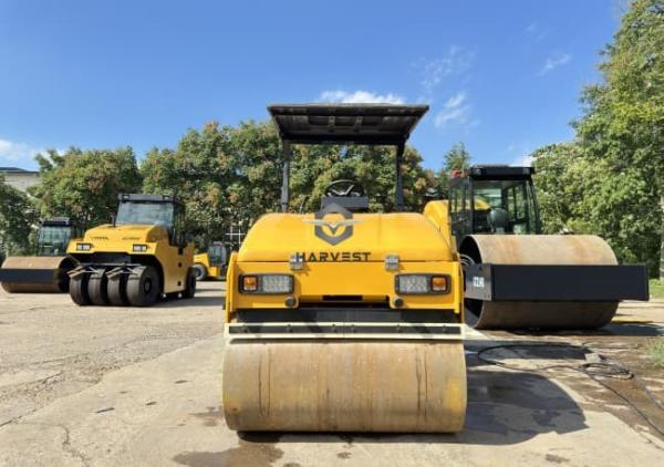 4 Ton Double Drum Vibratory Road Roller LTC204 Hydraulic Drive 26.5kw