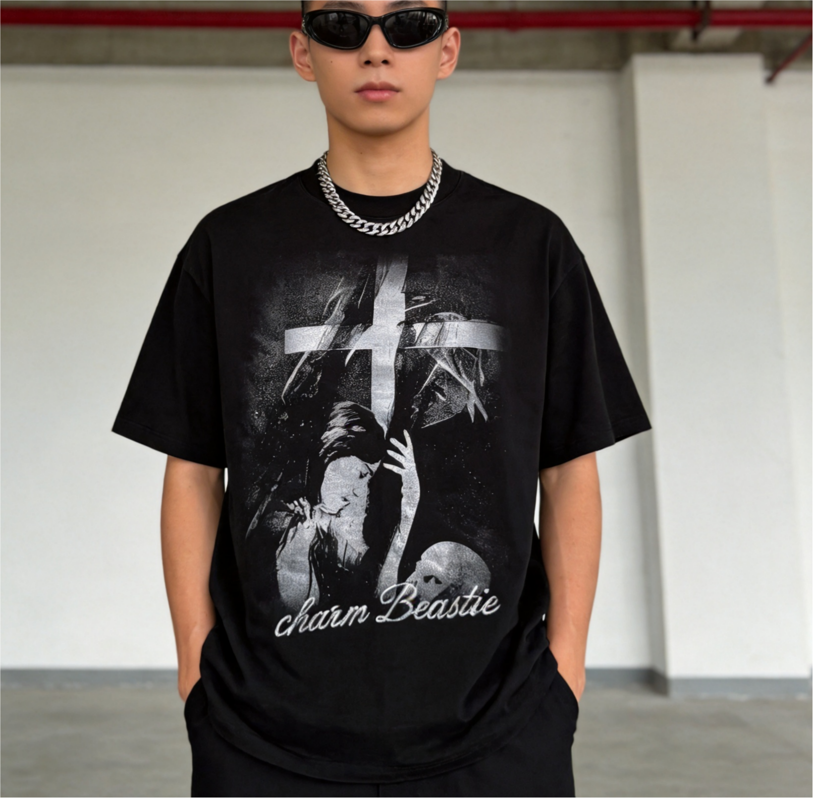 Cross Skull Vintage Print Black Tee, Heavy Cotton Loose Crew Neck Men’s Street Graphic T-Shirt