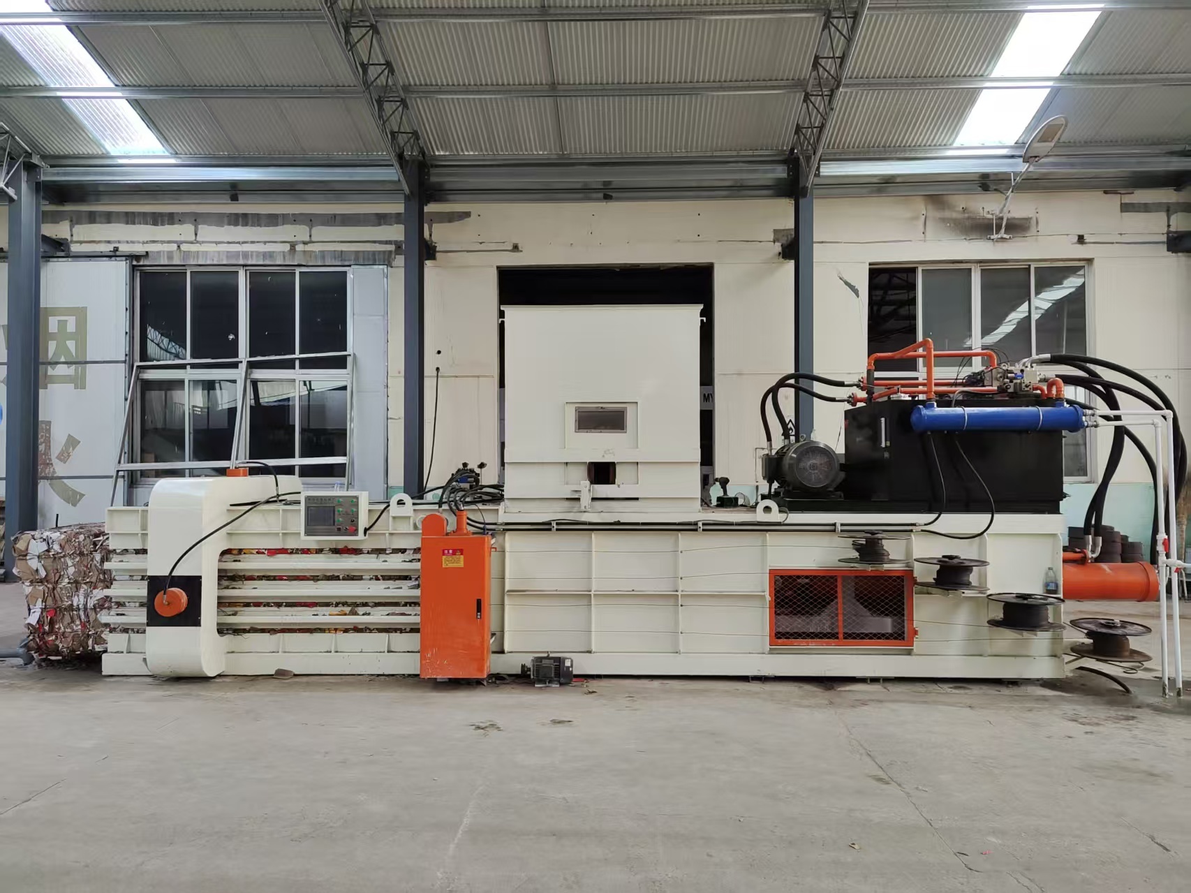 40-120 Tons Automatic Baling Machine PLC Controlled Automatic Cycles 500-2000 Kg/Hour Capacity
