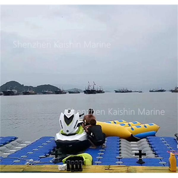 HDPE Modular Marine Floating Dock UV Stabilized Corrosion Resistant Low Maintenance 500x500x400mm