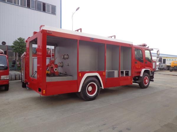 ISUZU 8 Tons Fire Fighter Fire Brigade Truck 8cbm With Big Water Tank