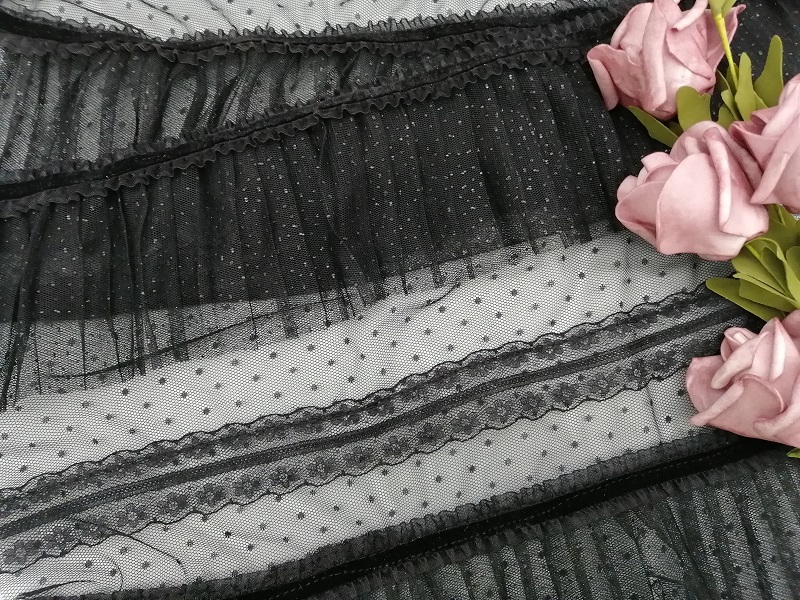Черная фольга точки печатая плиссированную сетку Crinkle задавила ткань Тюль