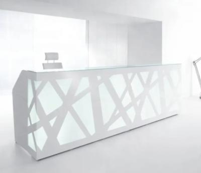Escritorio de recepción de estilo moderno de lujo Muebles de recepción de oficina personalizados Escritorio de recepción para varias personas Luz LED
