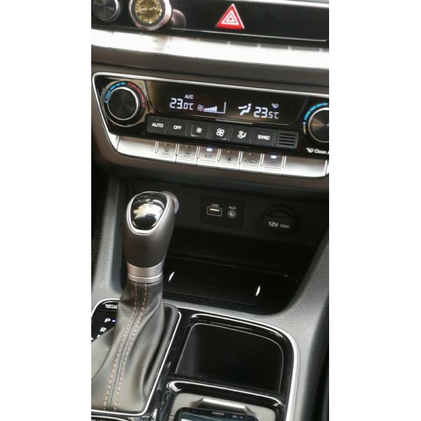 In Car Wireless Charger with qi For Hyundai Sonata 9 2018 fast chargers 10W in car chargers with 3 coils
