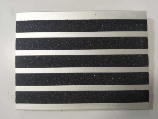 Skid Resistance Aluminum Tile Trim Power Coating PVC Metal Tile Trim