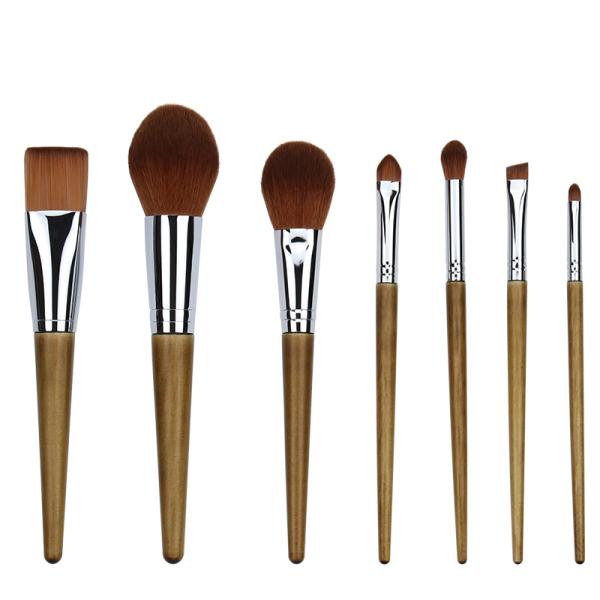 Well Practical Cosmetic 7 Piece Makeup Brush Set Synthetic Hair