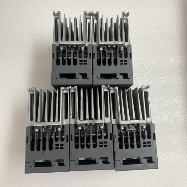 Inversor de Mitsubishi FR-E720-050-NA fase 240 VAC 50 de 0,75 quilowatts 1HP 3/60 hertz