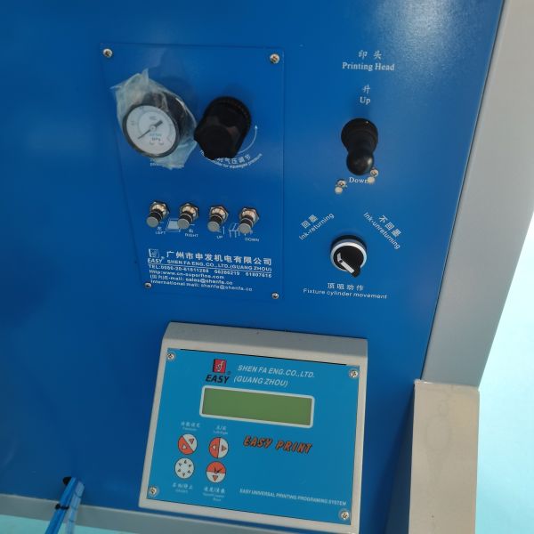 Semi-Automatic Screen Printing Machine with 220V Power and 1030x400mm Printing Size for Plastic Containers
