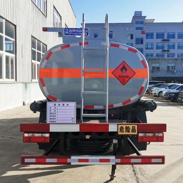High Capacity 8000L Fuel Oil Tank Truck With Carbon Steel Tank Material